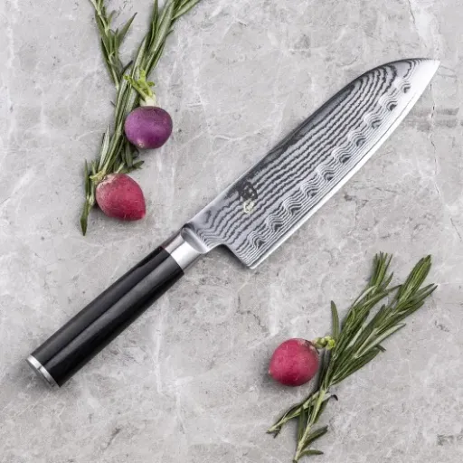Test KAI Shun Classic Santoku 18 cm : le couteau qui donne envie de tout couper soi-même