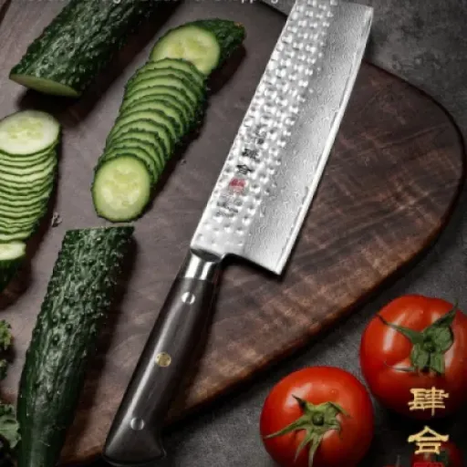 Test kanngou Couteau Nakiri Japonais 18 cm : un nakiri bien tranchant mais pas parfait